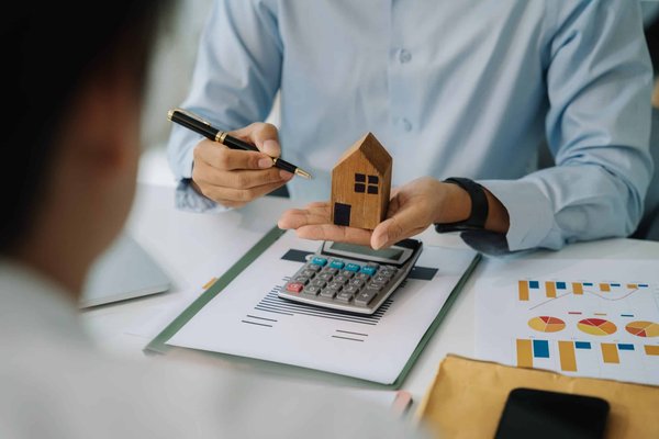 Comparateur d'assurance habitation : avantages et inconvénients de son utilisation