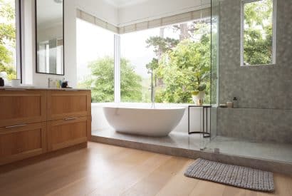 Thumbnail for Guide pour choisir le revêtement de sol de votre salle de bain